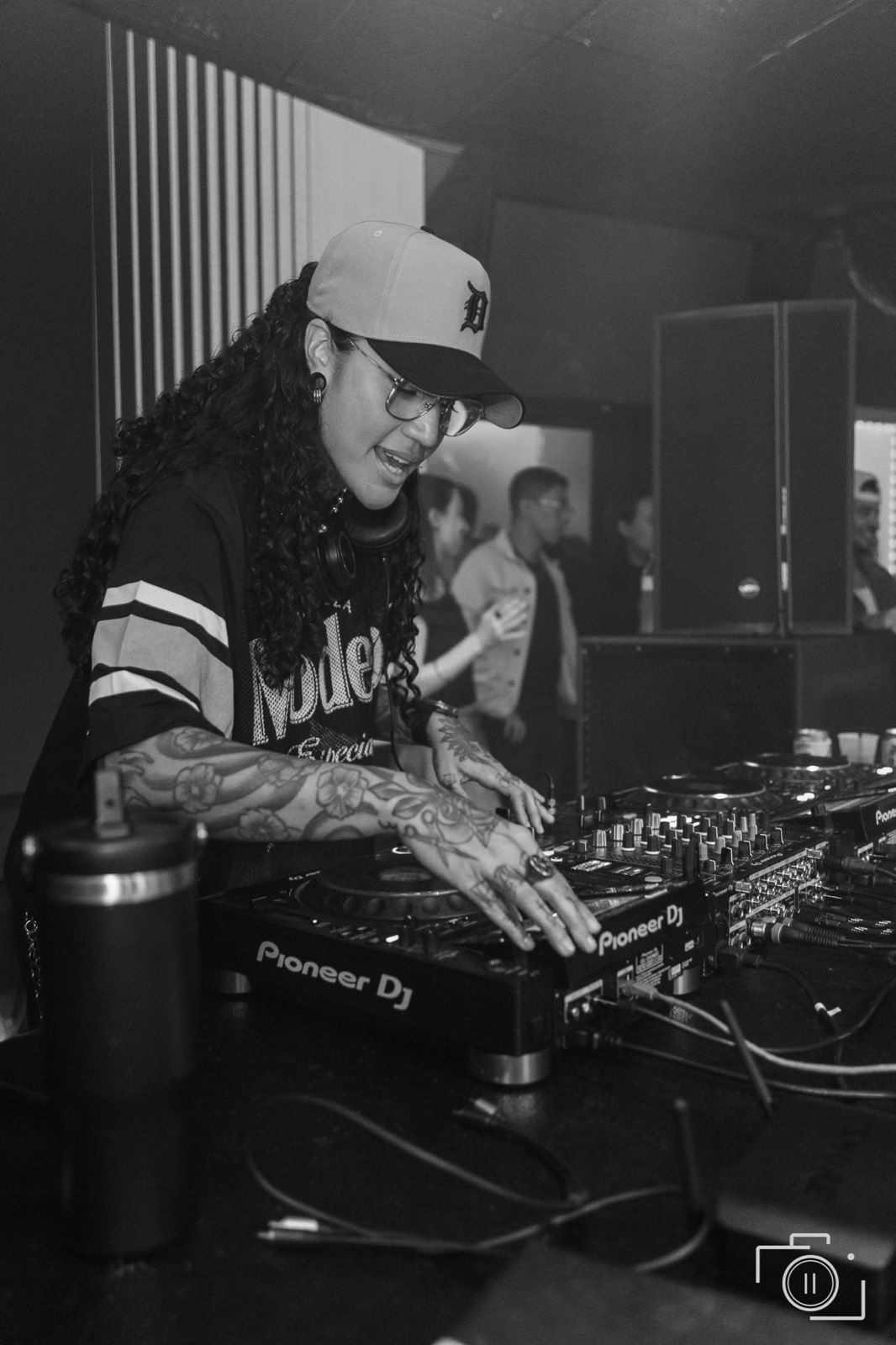 DJ decks in black and white during a set. Pause Studios.